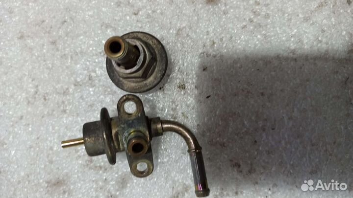 Регулятор давления топлива Toyota chaser