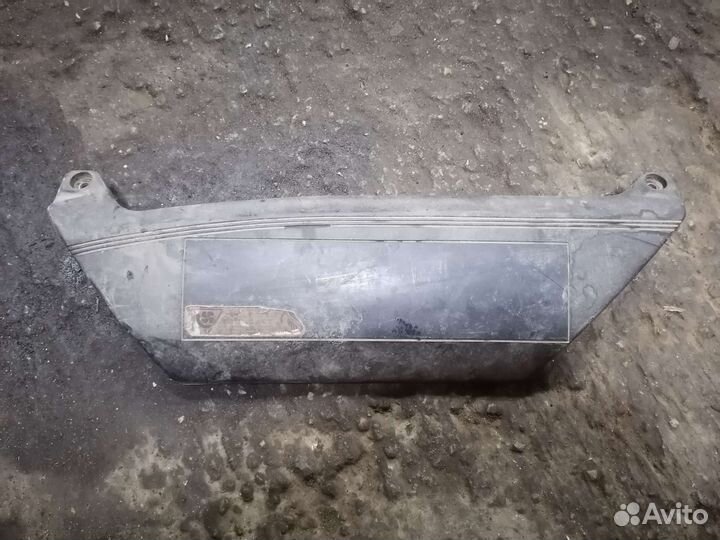 Воздухозаборник Volkswagen Passat b3