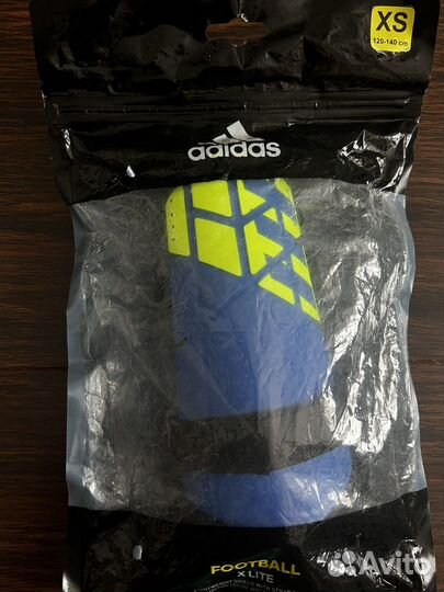 Щитки футбольные новые Adidas оригинал