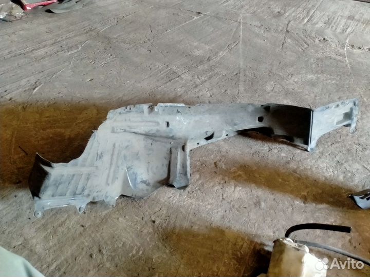 Подкрылок (локер) передней левой арки Lancer 6