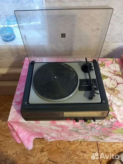 Проигрыватель винила СССР