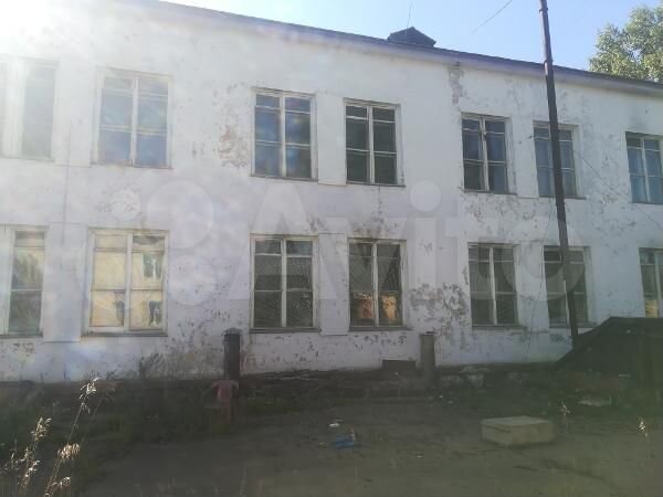 Торговый дом, 984.32 м², с землей 1681 м2