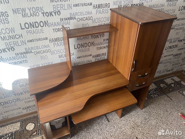 Компьютерный стол