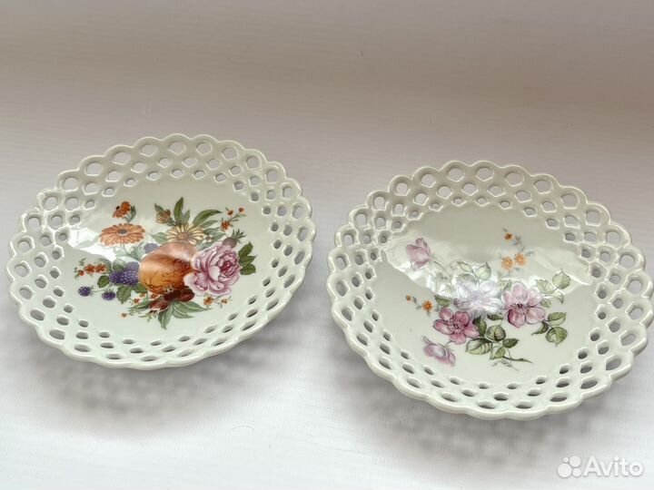 Резной фарфор. Тарелки, чайные тройки