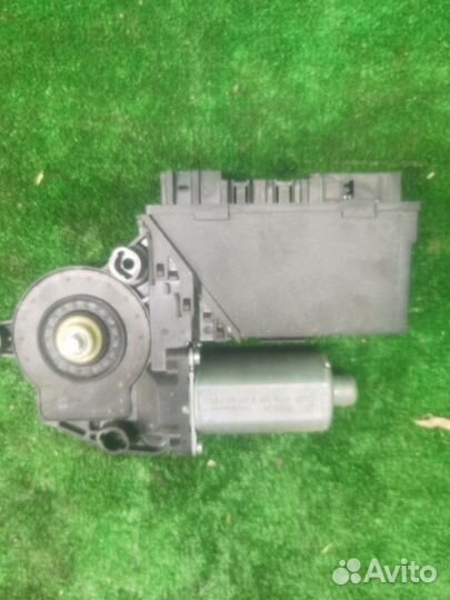 Мотор стеклоподъемника передний левый Volkswagen