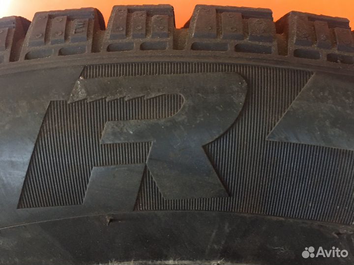 Pirelli Ice Zero FR 215/60 R17 100T