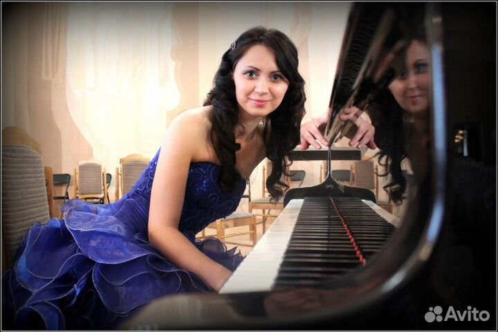 Преподаватель игры на фортепиано,сольфеджио