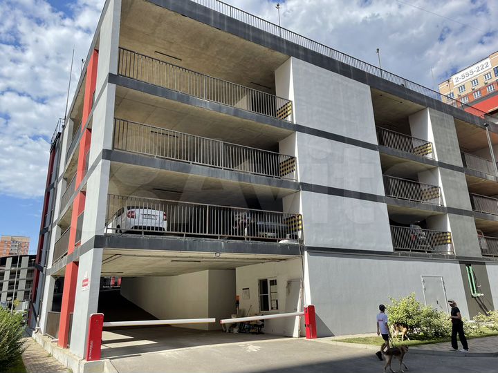 Машиноместо, 14 м²