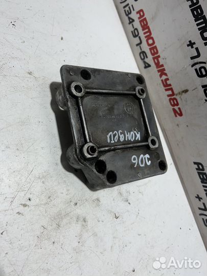 Кронштейн компрессора peugeot 206