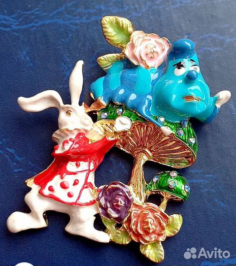 Брошь в стиле kirks folly