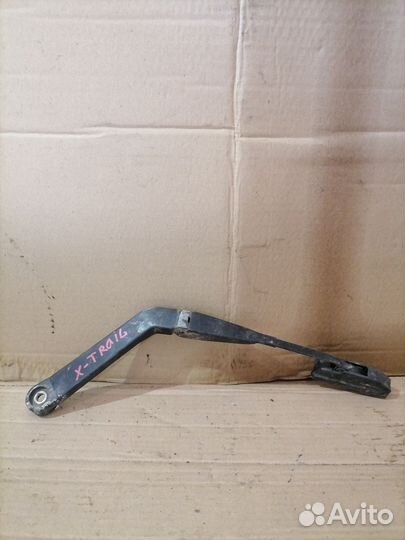 Поводок стеклоочистителя заднего Nissan X-Trail