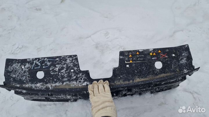 Решетка Радиатора Renault Duster