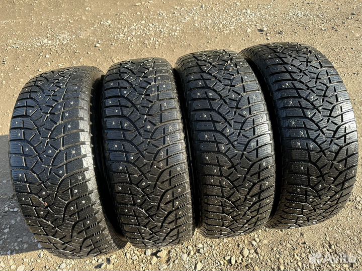 Bridgestone Blizzak Spike-02 SUV 265/60 R18