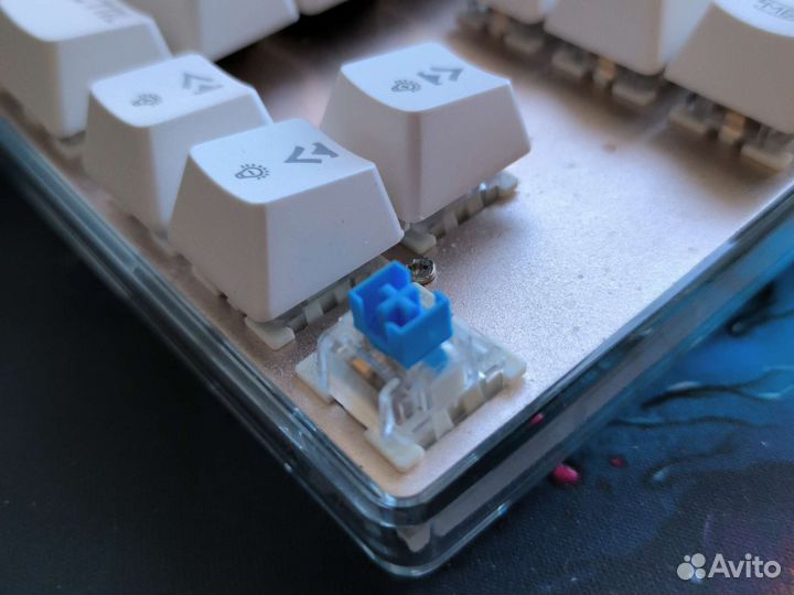 Игровая механическая клавиатура белая