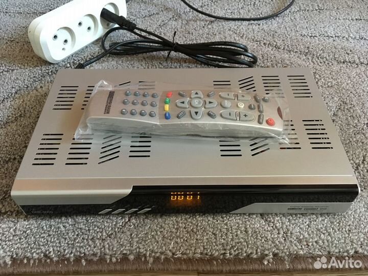 Спутниковый ресивер Тв DRE-5000