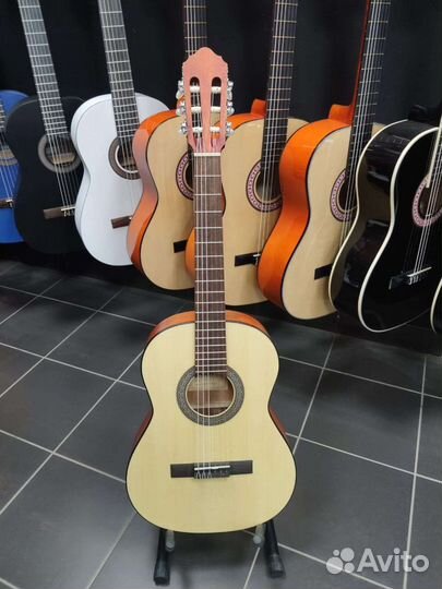 Классическая гитара 3/4 Cort Новая