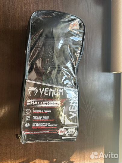 Боксерские перчатки Venum 16 oz