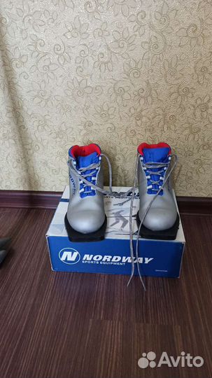 Лыжи беговые, палки, ботинки,чехол