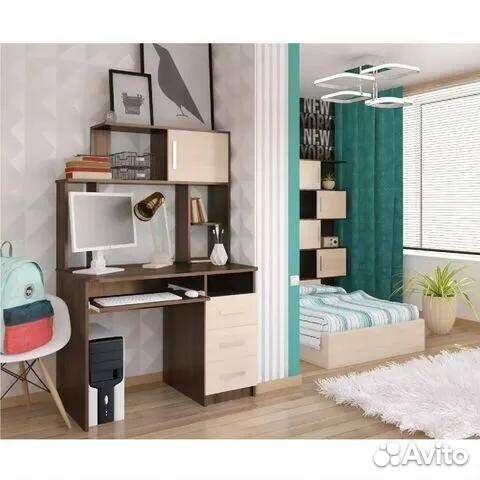 Компьютерный стол с надстройкой