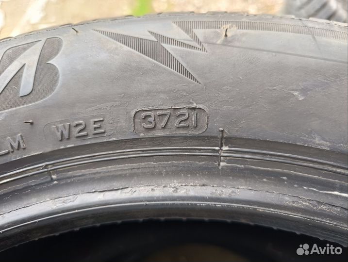 Bridgestone 613V 215/55 R17