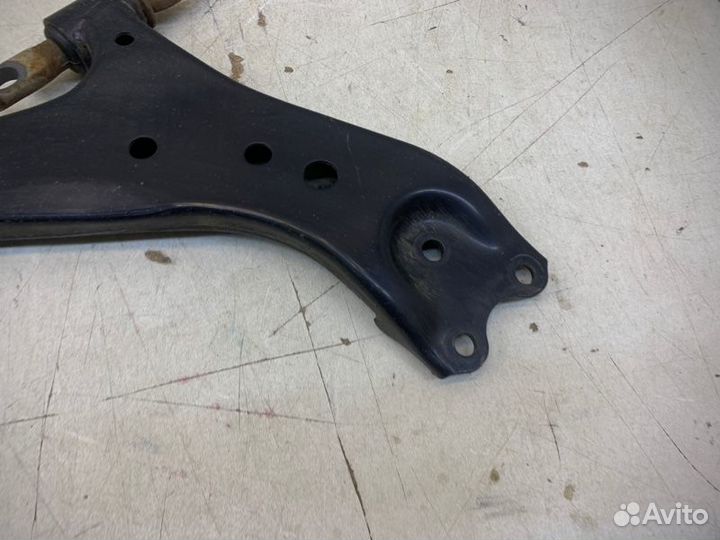 Рычаг подвески передний правый Toyota Camry 50