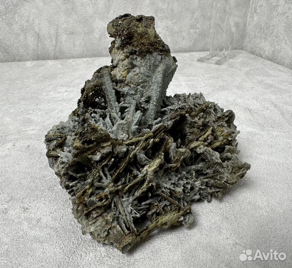 Псевдоморфоза кварца по ильваиту