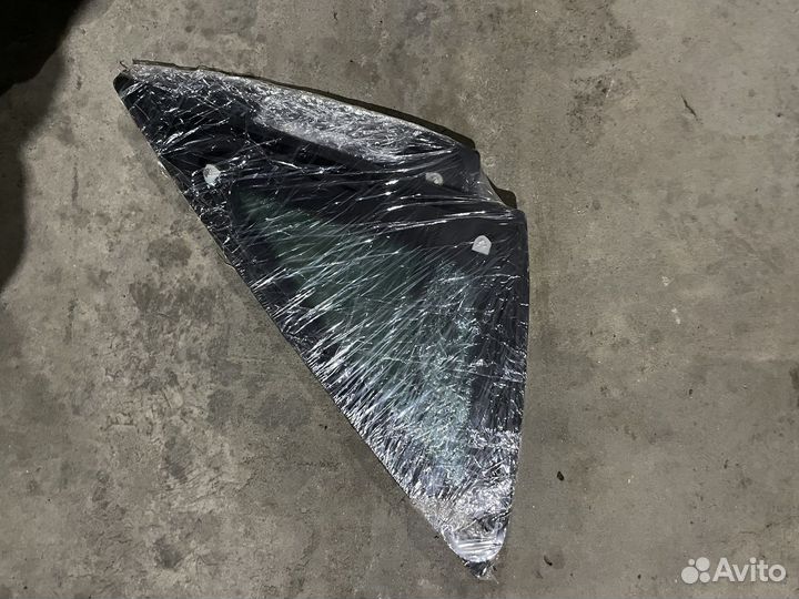 Продаю заводские стекло на форд мондео