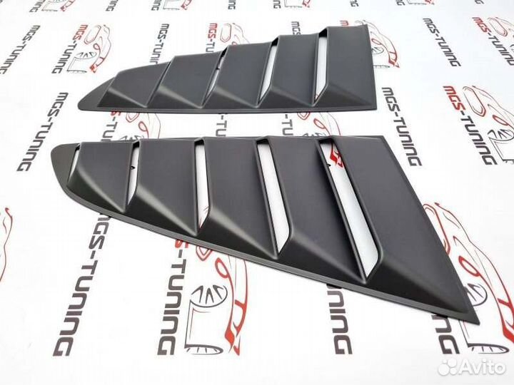 Жабры на задние форточки Ford Mustang 2014+