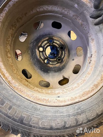 R15 Nokian Tyres Hakkapeliitta 4 195/65, PCD 5x100 DIA 16