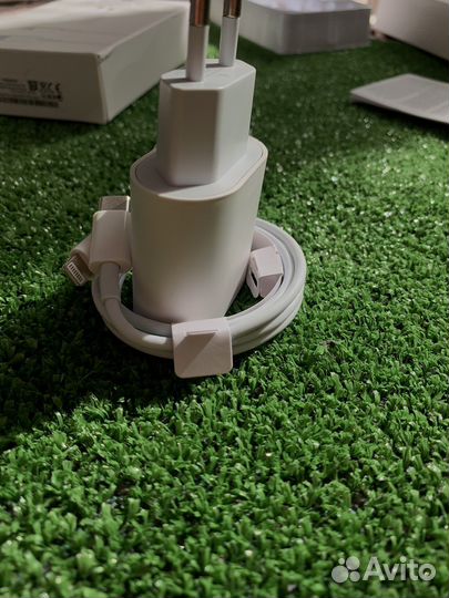 Быстрая зарядка Apple 20W