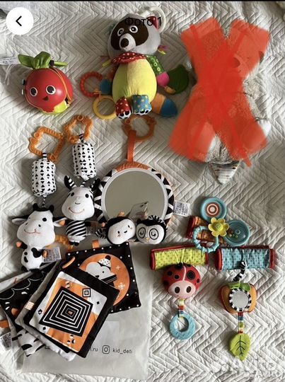 Игрушки погремушки tiny love и др