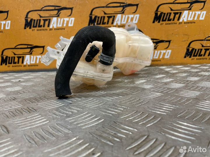 Расширительный бачок Land Rover Discovery 5 3.0L