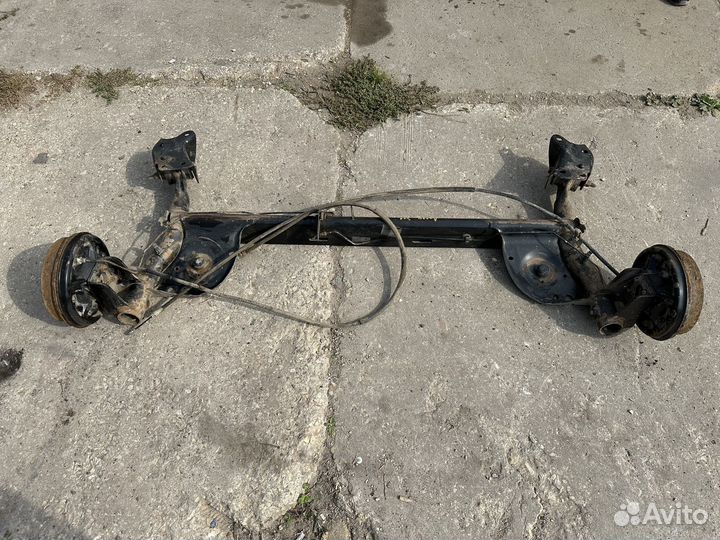 Задняя балка Renault Logan 1