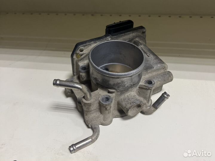 Дроссельная заслонка Toyota Avensis 03-09г