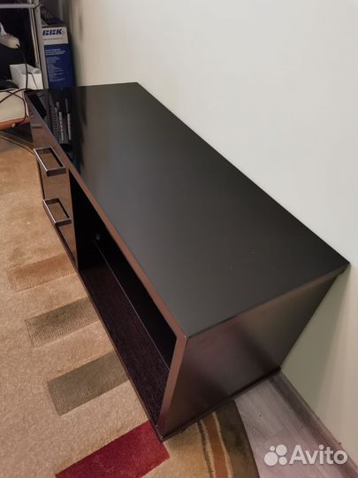 Тумба под тв со стеклянным верхом