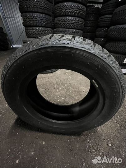 Nitto Therma Spike 215/55 R16 93T