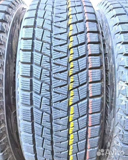 Bridgestone Blizzak DM-V1 215/65 R16 98Q