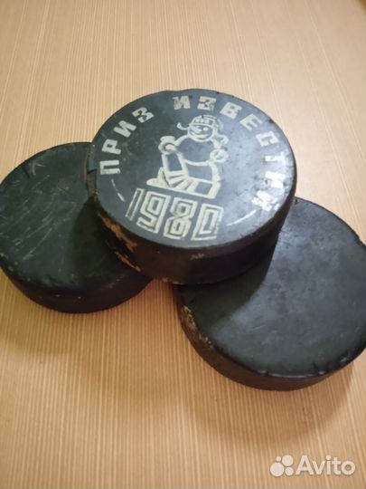 Шайба хоккейная приз известий. Оригинал