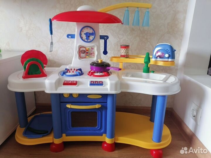 Детская игровая кухня с водой