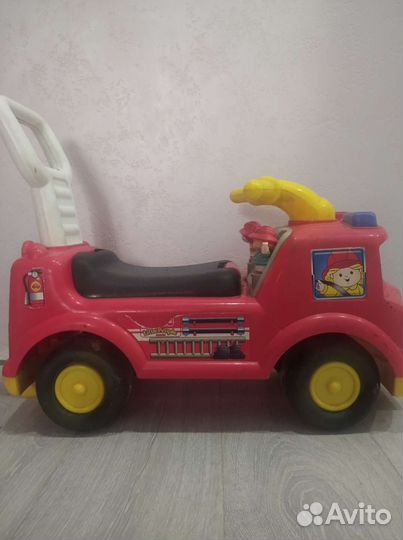 Детская машинка каталка с ручкой