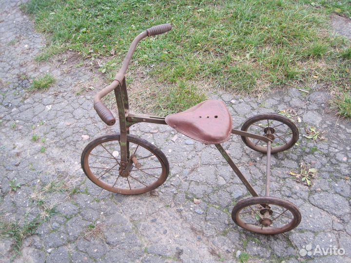 Антикварный детский трёхколёсный велосипед СССР