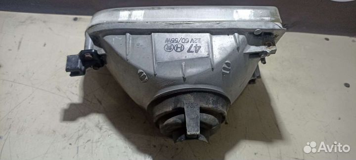 Фара передняя правая фара Тойота Старлет р70