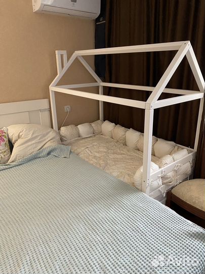 Детская кровать домик с матрасом