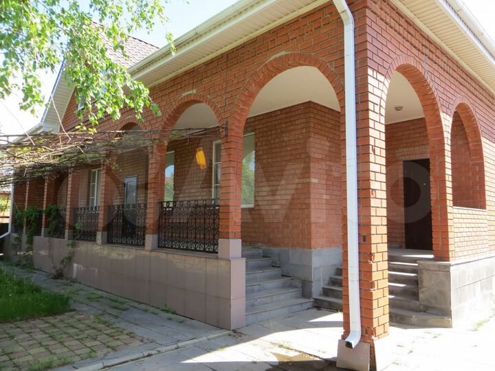 Дом 337,9 м² на участке 10,5 сот.