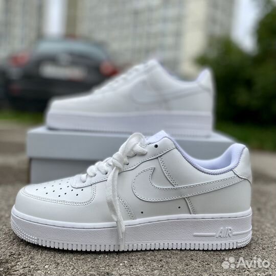 Кроссовки nike air force 1 luxe белые