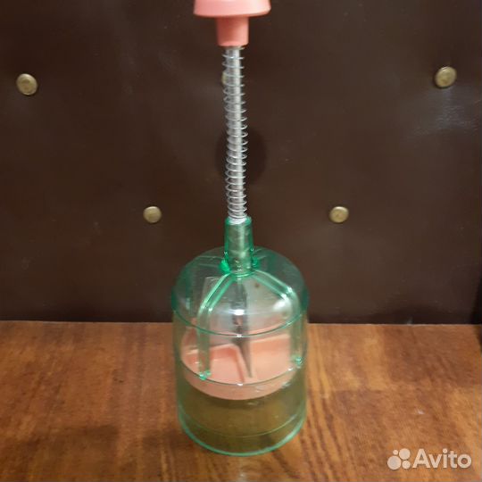 Ручной измельчитель овощей