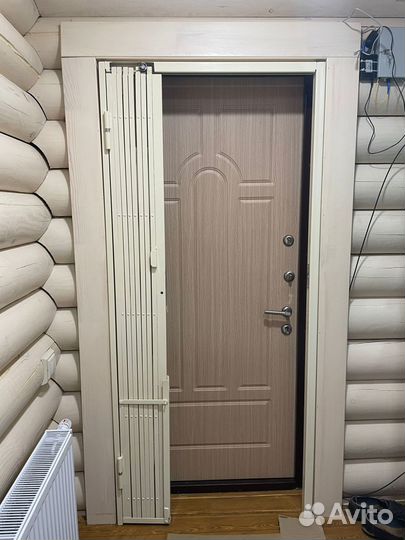 Решетка раздвижная на двери