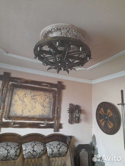 Продам люстру