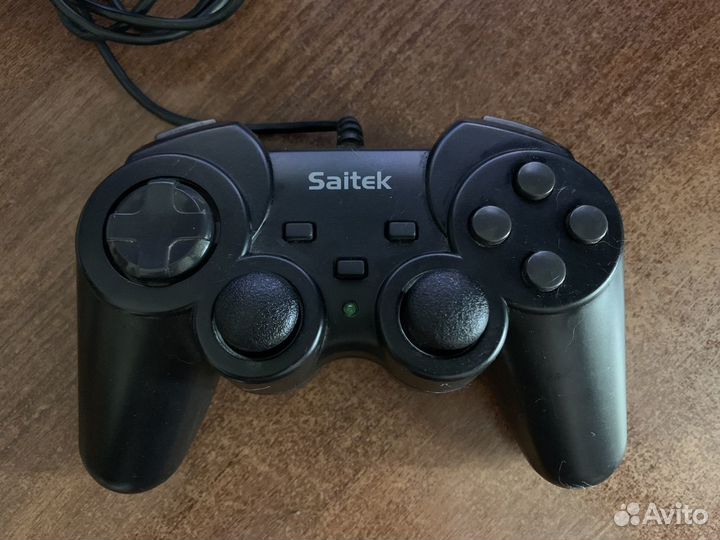 Saitek геймпад