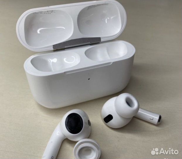 Airpods pro в подарок чехол